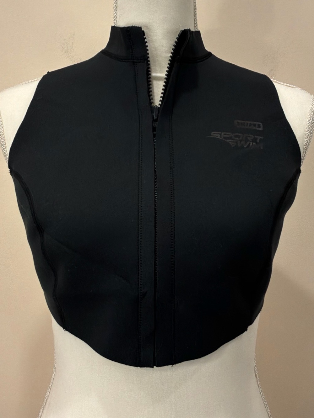 SKIMS Sport Swim Front zipper closure Onyx